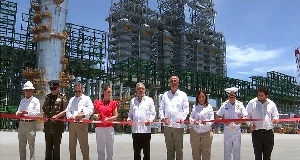 AMLO inaugura refinería de Dos Bocas; producirá 150 mil barriles de gasolina
