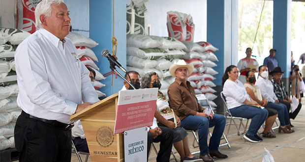 Federación da fertilizantes para 172 mil 219 agricultores en Oaxaca
