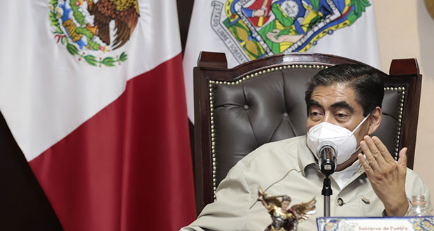 Barbosa pide abrir a sociedad renovación de dirigencia de Morena en Puebla