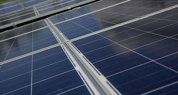 Hacia octubre, agencia pondrá paneles solares en 29 escuelas poblanas