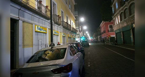 Pese a pagar por parquímetro en CH de Puebla, le quita su placa, acusan