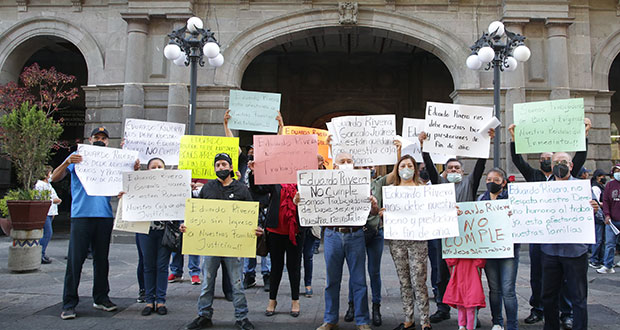 Sindicalizados piden reinstalación de 19 despedidos en ayuntamiento de Puebla