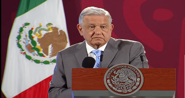 Acusan que exdiputado de Puebla protege escuelas “patito” de cirugía plástica