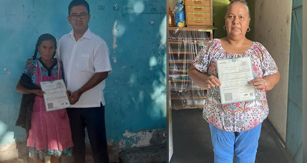 Antorcha entrega 2 actas de nacimiento corregidas en Coxcatlán