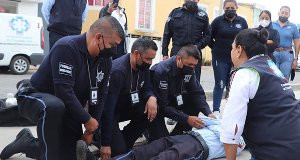 Capacitan a elementos de SCC Cholula en primeros auxilios y protección civil