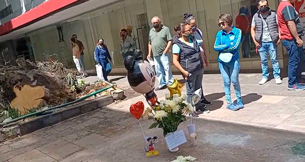Con ofrenda, despiden a Santy, niño que murió en CH de Puebla por caída de árbol