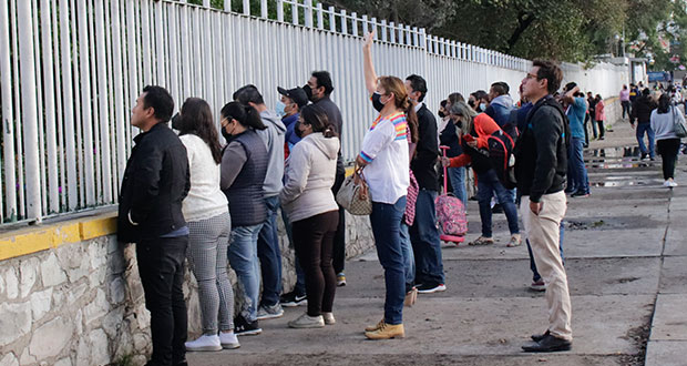 En inicio de nuevo ciclo escolar, mamás poblanas respaldan clases presenciales