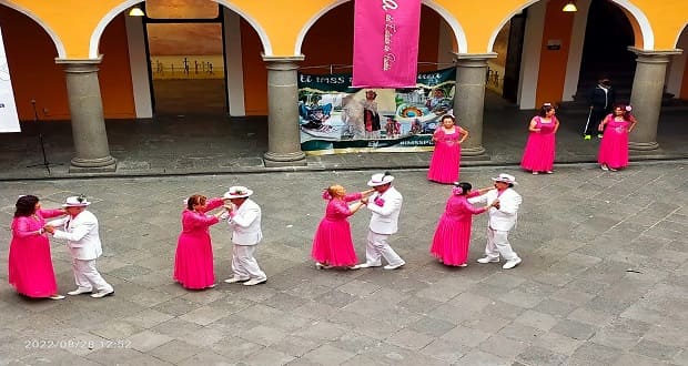 Con festival artístico, IMSS Puebla celebra a adultos mayores