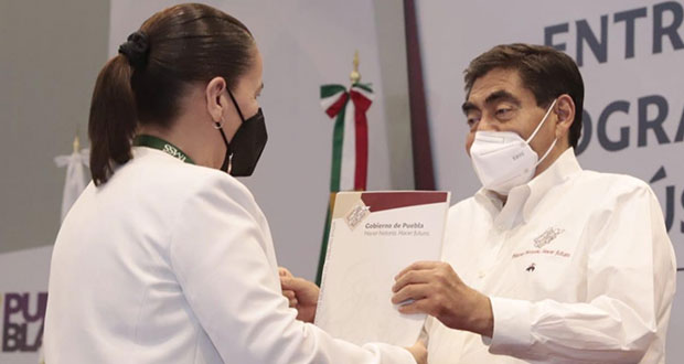 Gobierno de Puebla entrega título de propiedad a IMSS en Soltepec