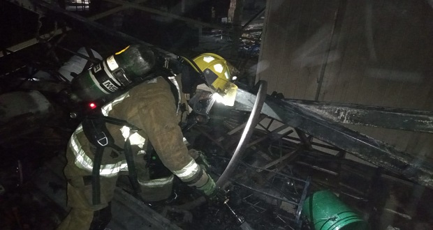 Incendio en mercado Zapata afecta 9 locales; 2 con daños estructurales graves