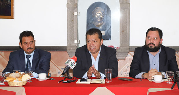 Líder de Sntsa respalda que hospitales de Puebla no pase a IMSS-Bienestar