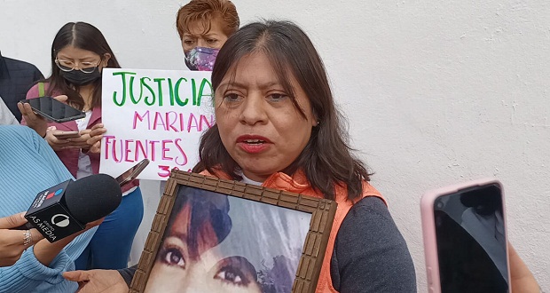 Fiscalía, omisa en homicidio de Mariana Fuentes: madre; exige haya justicia