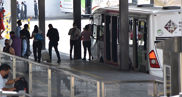 Poblanos piden aumentar y extender alimentadoras de RUTA para tener opciones