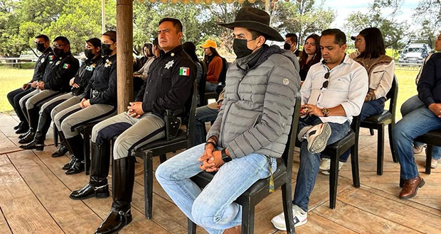 Policías de San Andrés inician licenciatura en materia ecuestre