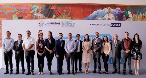 Mundo Tlatehui entrega Premio Municipal de la Juventud 2022