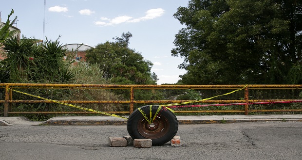 Ayuntamiento revisa daños en puente en 66 Poniente para evitar colapso