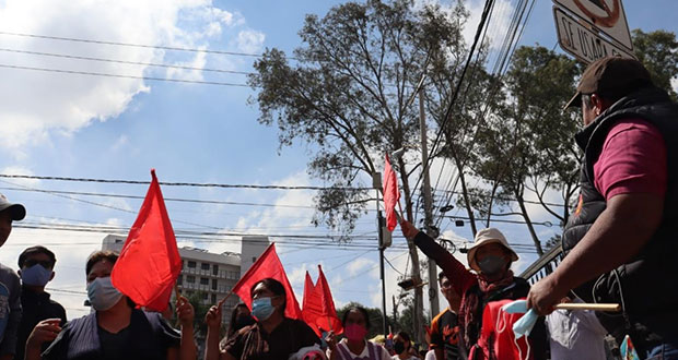 Transportistas de la Mixteca acusan a ruta 12 de invasión en Acatlán