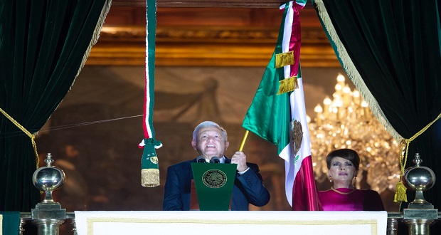 "¡Muera la corrupción, clasismo y racismo!" destaca AMLO en "Grito"