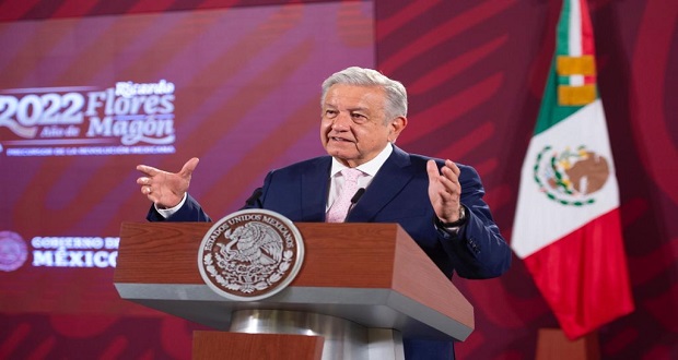 AMLO pide a militantes de Morena trabajar de abajo hacia arriba