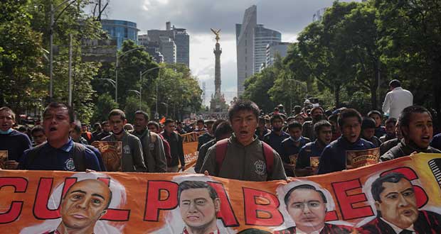 Ayotzinapa_8_años