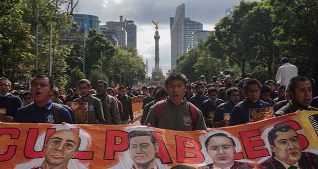FGR despide a 2 agentes que involucraron a Murillo y Zerón en caso Ayotzinapa