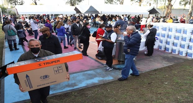 Ayuntamiento de Puebla entrega mil 400 apoyos a comités ciudadanos