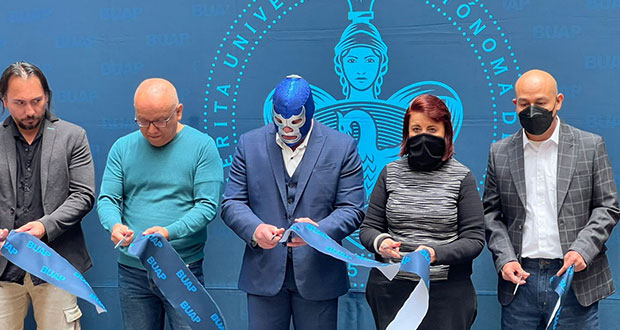 BUAP acerca cultura y revive patrimonio con exposición de Blue Demon