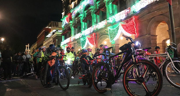 Celebra día mundial sin auto con paseo nocturno en CH de Puebla