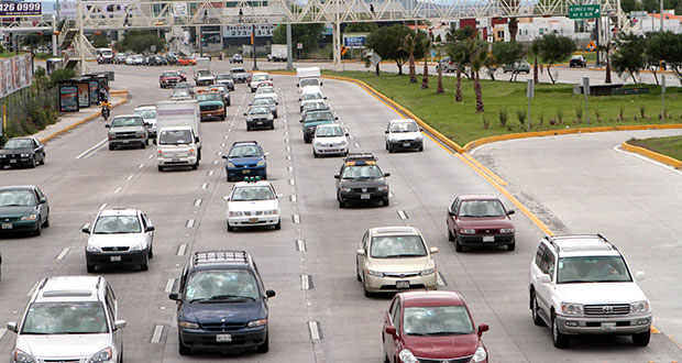 En un año, circulan 1.9% más autos en México; son 35.7 millones