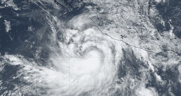 Huracán Kay, categoría 2, causará lluvias muy fuertes en Puebla