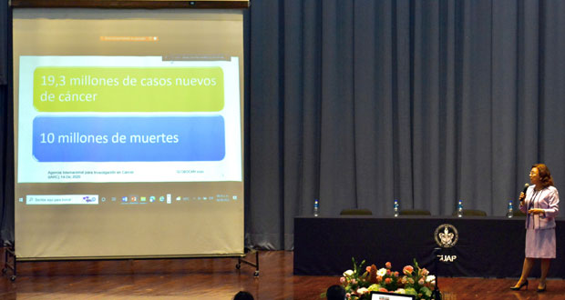 Instituto Oncológico imparte conferencia nutricional en BUAP
