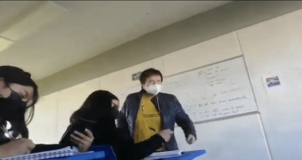 Barbosa pide a SEP revisar caso de maestra que insultó a estudiantes
