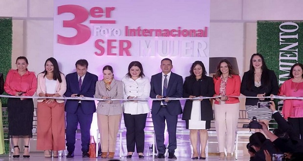 Edmundo Tlatehui inaugura “Tercer Foro Internacional Ser Mujer”