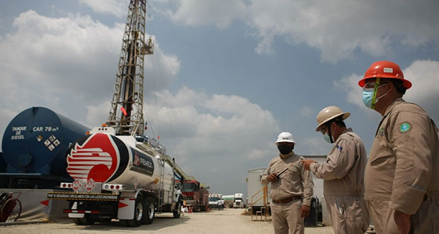 Pemex controla fuga de aceite en ducto de Comalcalco, Tabasco