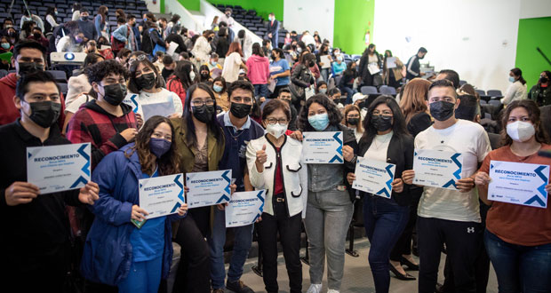 Por su desempeño, 440 estudiantes BUAP reciben becas de BBVA 