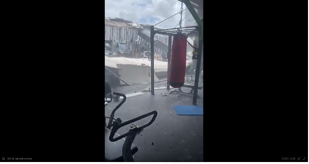 En Manzanillo, Colima, sube a dos muertos por sismo de 7.7 