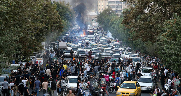 Tras 8 días de protestas por Mahsa, suman 21 muertos en Irán