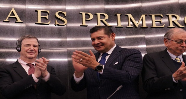 Migrantes apoyan la reactivación económica de México y Puebla: Armenta