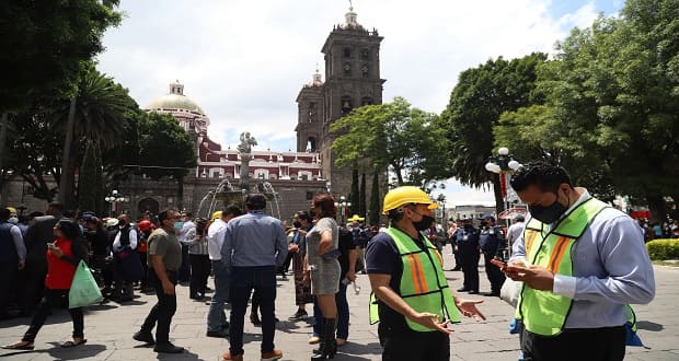 Con simulacro, poblanos se prepararon para sismo y desalojaron en calma