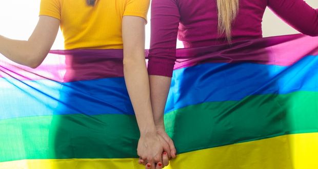 IMSS garantiza acceso a seguro y pensión a parejas gay en concubinato