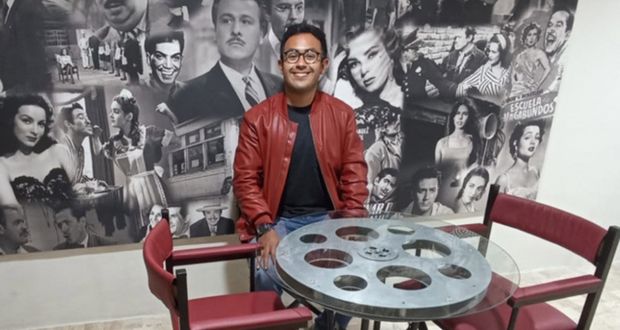 Dan premio nacional a alumno de Icsyh-BUAP por tesis sobre normalistas