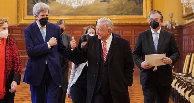 México proyecta industria automotriz con litio en frontera con EU