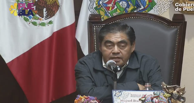 Escuelas de Puebla no pueden prolongar "puente" sin acuerdo de SEP: Barbosa