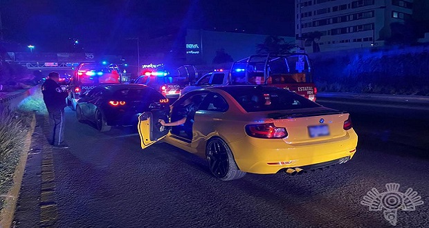 Aseguran a 3 sujetos y sus autos por arrancones en Puebla 