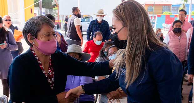 Angon entrega 75 calentadores solares