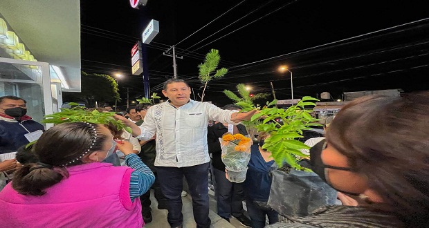 Alejandro Armenta realiza caminata por jornada “Sembremos Esperanza”