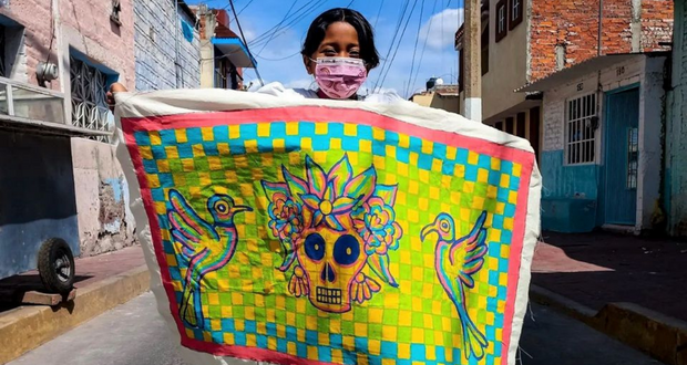Niños y jóvenes artistas preparan escenografía del Auditorio Nacional