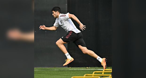 Raúl Jiménez abandona concentración del “Tri” a días del mundial