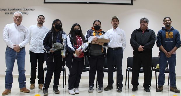 Agricultura premia a estudiantes participantes en Adopta una Parcela