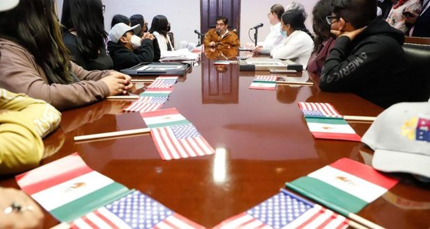 Gobierno trae a hijos de migrantes a Puebla para conocer raíces